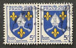 FRA1005Ux2h8 - Armoiries De Provinces (VII) - Saintonge - Pair Of 5 F Used Stamps - 1954 - France YT 1005 - 1941-66 Stemmi E Stendardi