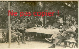 PHOTO FRANÇAISE - OFFICIERS AU REPAS AU CAMP DE CHALONS SUR MARNE PRES DE L'EPINE - GUERRE 1914 1918 - 1914-18