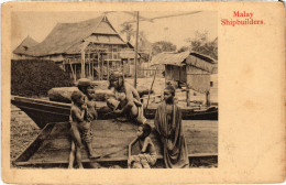 PC SINGAPORE, MALAY SHIPBUILDERS, VINTAGE POSTCARD (b1812) - Singapour