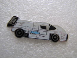 PIN'S    MERCEDES-BENZ  SAUBER  C 9  Email Grand Feu - Mercedes