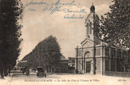 CPA 14- DEAUVILLE (Calvados) - La Salle Des Fêtes Et L'Avenue De Villers - Deauville
