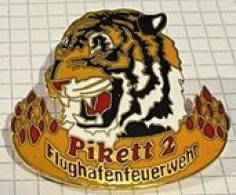 SAPEURS POMPIERS - FEUERWEHRMANN - FIREFIGHTER - PIKETT 2 - TIGRE - TIGER - AVION - PLANE - FLUGHAFENFEUERWEHR -  (33) - Pompieri