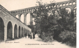 171 - Roquefavour - La Route Et Le Pont - Roquefavour