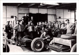 2-12-2023 (1 W 7) France - Usine Delahaye En Grève (Strike In Factory 1936) B/w Reproduction - Sciopero