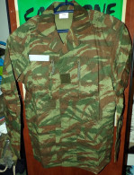 VESTE CAMOUFLAGE LEZARD DE TYPE PARACHUTISTES DE L'ARMEE FRANCAISE ,BOUTONS SUR LES POCHES ,  35 % COTON ET 65 % POLYES - Equipement