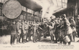 Grève Des Cheminots  De L'Ouest-Etat  (1910) (9420) Une Cuisine Roulante Installée à L'intérieur De La Gare St-Lazare - Streiks