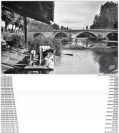 Photo Cpsm 14 PONT D'OUILLY. Lavandières Bords De L'Orne Et Pont 1959 - Pont D'Ouilly