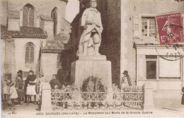 43 - Saugues (Haute-Loire) - Le Monument Aux  Morts De La Grande Guerre - Saugues