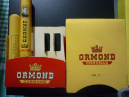 Etui Avec 2 Cigares Marque ORMOND Corona Il Reste Deux Cigares Dans Leurs étuis - Zigarrenetuis