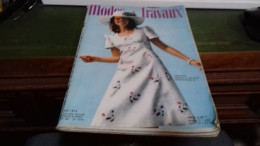 143 / MODES ET TRAVAUX N° 881 1974 - Fashion