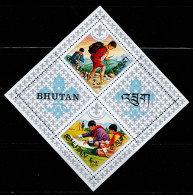 BHU-06- BHUTAN - 1972 - MNH -SCOUTS- - Bhoutan