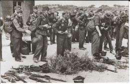 CPA13- MARSEILLE- Réddition Des Forts De La Feste Et De La Viste à Marseille- Les Allemands Jettent Leurs Armes - Quartieri Nord, Le Merlan, Saint Antoine