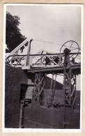 01843 / Rare Carte-Photo ASSIOUT Egypt 1930s Dock Bridge Gate Closed And Camel Train-Caravane Chameaux Passant Ecluse - Assioet