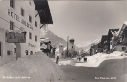 D9770) ST. ANTON Am ARLBERG - Hotel ARLBERG U. Vrschneite Straße Richtung Kirche - Tolle FOTO AK - St. Anton Am Arlberg