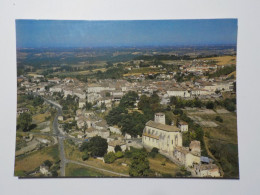 MONTPEZAT DE QUERCY  Vue Panoramique Sur Le Bourg Situé En Lisière Du Causse De Limogne Au Premier Plan La Collégiale Sa - Montpezat De Quercy