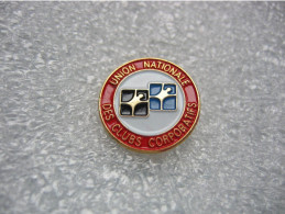 Pin's Du Logo De L'union National Des Clubs Corporatifs (UNCC) - Ciclismo