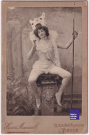 Photographie Artiste 1900s -Rare Photo Henri Manuel Grand CDV Paris Femme Pin-up Lady Woman Robe Sexy BDSM Mode C11-17 - Famous People