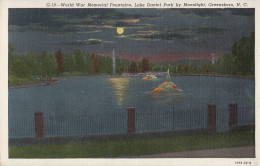 T49. Vintage US Postcard. World War Memorial Fountains. Lake Daniel PK. Greensboro - Greensboro