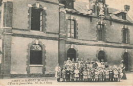 Neuvy En Mauges * école De Jeunes Filles * écoliers Enfants - Other & Unclassified