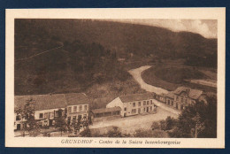 Luxembourg. Grundhof ( Berdorf). Gare (1873 - Ligne Ettelbruck-Grevenmacher ). Hôtel-Restaurant, Voyageurs, Calèche. - Berdorf