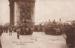 MILITARIA - Fêtes De La Victoire - Les Tanks - Animé - Carte Postale Ancienne - Altre Guerre