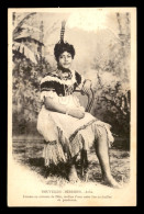 VANUATU - NOUVELLES-HEBRIDES - FEMME EN COSTUME DE FETE - VOIR ETAT - Vanuatu