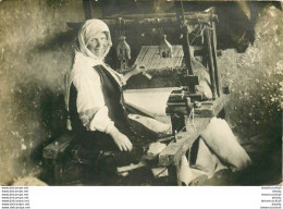 (MI) ALBANIE. Photo Cpa Une Tisseuse Sur Son Métier à Tisser 1916 - Albanie