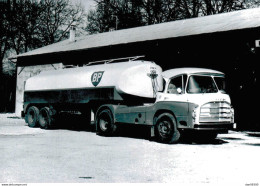 PHOTO 14 X 9.5 CMS CAMION CITERNE SAVIEM POUR LES CARBURANTS BP - Automobili