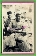 CPSM - MAROC - TYPES Un Soldat De La Garde S.M Le Sultan Au Repos Carte Photo - Colecciones Y Lotes