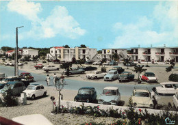 Marseillan Plage * Vue Sur Les Résidences * Automobiles Anciennes Citroën Renault Peugeot * DS 2cv - Marseillan