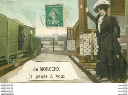 (XX) Carte Montage Gare Train Locomotive Voyageuse Voyageur. J'arrive Ou Pars De MORCENX 40 En 1915 - Morcenx