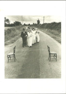 CPM  Photo Doisneau Cortege De Mariage Tradition Peage Ou Saut A La Corde ... - Doisneau