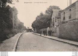 (GA) 91 ANGERVILLE. Gendarmes Avenue De La Gare 1920 (écrite Et Impeccable) - Angerville