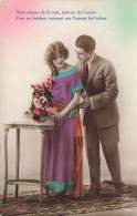 COUPLE - Nous Venons De La Nuit - Un Couple Avec Des Fleurs - Robe Violette - Colorisé - Carte Postale - Couples