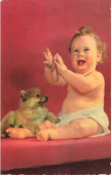 FANTAISIE - Bébé - Un Bébé Avec Un Chiot - Canapé Rouge - Carte Postale - Baby's