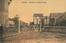 Trappes * 1907 * Entrée De La Ferme PLUCHET * Agricole Agriculture Pluchet * Cpa Toilée Colorisée * Villageois Boeufs - Trappes