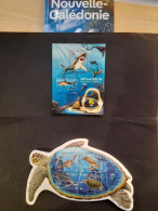 NOUVELLE CALEDONIE  2 X BLOCS FEUILLETS Tortue,Requins ( 1 Oblitéré & 1 Neuf)   新喀里多尼亚 2 X 片材积木 海龟、鲨鱼  2 SHEETS - Mezclas (max 999 Sellos)