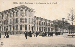 Lyon * 6ème * Quartier Brotteaux * Place * Le Nouveau Lycée Ampère * école - Lyon 6