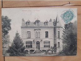 BRIOUZE   Le Château    ( Le Propriétaire Et Le Jardinier ?) - Briouze