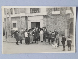 Carte Photo  Peronne Ou Environs Fete De Famille ,   Bapteme ? Photo Souillard Rue Du Tigre Peronne - Peronne