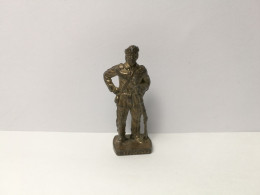 Kinder :   Berühmte Westmänner 1979-85-93 - David Crockett - Messing - Made In Italy - 40 Mm - 4 - Figurines En Métal