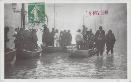 Clichy        92         Inondation De 1910  .  Le Boulevard National . Sauvetage En Barques   (voir Scan) - Clichy