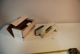 C132 Vintage Retro Phone Blanc - Administration - Telefonia