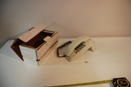 C132 Vintage Retro Phone Blanc - Administration - Telefoontechniek