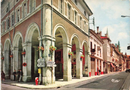 La Tour Du Pin * Rue Et Les Arcades * Commerces Magasins - La Tour-du-Pin