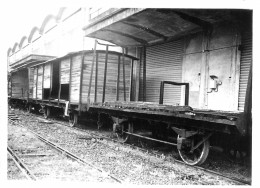 021223 - PHOTO CHEMIN DE FER TRAIN LOCO - 1978 ROQUEFORT Papèterie Wagon Plat PO - Roquefort