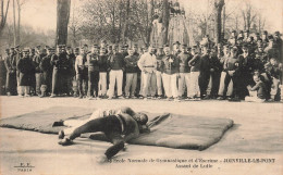 MILITARIA - Ecole Normale De Gymnastique Et D'escrime - Joinville - Assaut De Lutte - Carte Postale Ancienne - Sonstige & Ohne Zuordnung