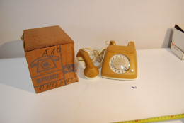 C132 Vintage Retro Phone FEUER NOTRUF Germany LUXE EN CUIR Leather Jaune - Telefonía