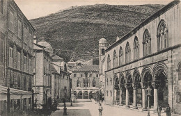 CROATIE - Devant Le Palais Des Reteurs - Carte Postale Ancienne - Kroatië