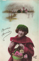 FANTAISIE - Femme - Bonne Année - Panier De Fleurs Dans Les Bras D'une Femme - Carte Postale Ancienne - Women